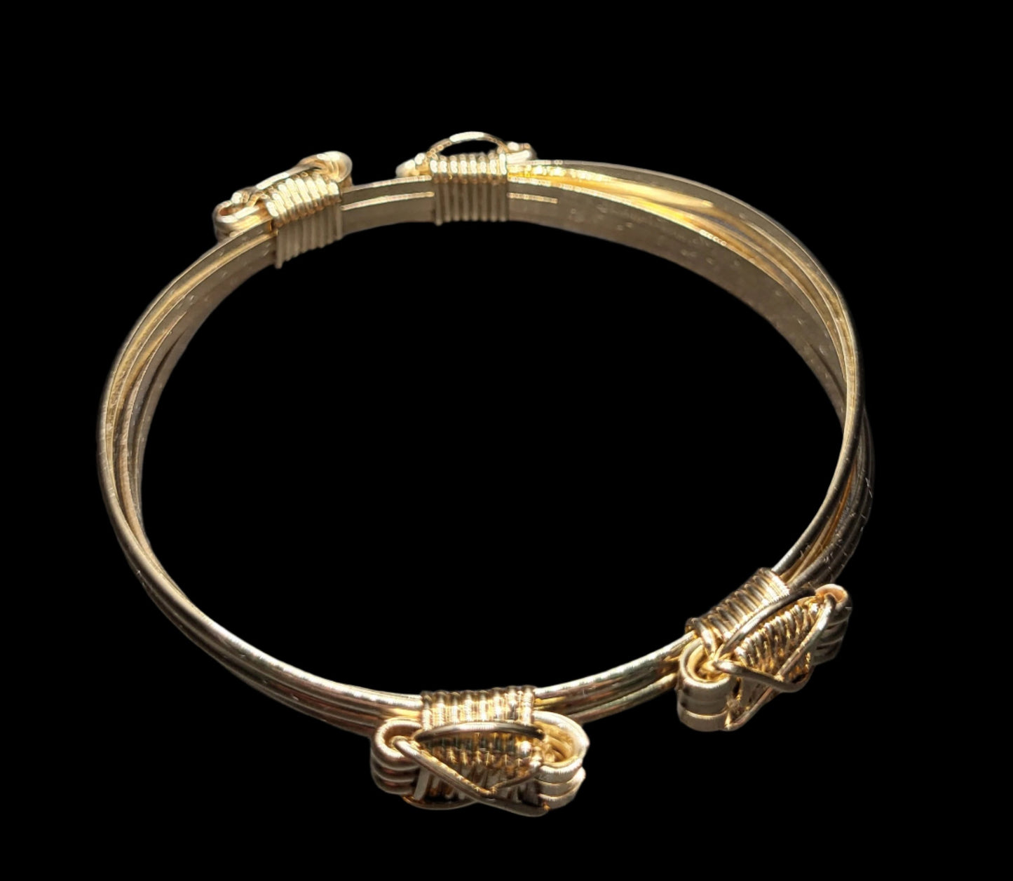 Elephant Hair 4 Knot 3 Gold Strand Top View