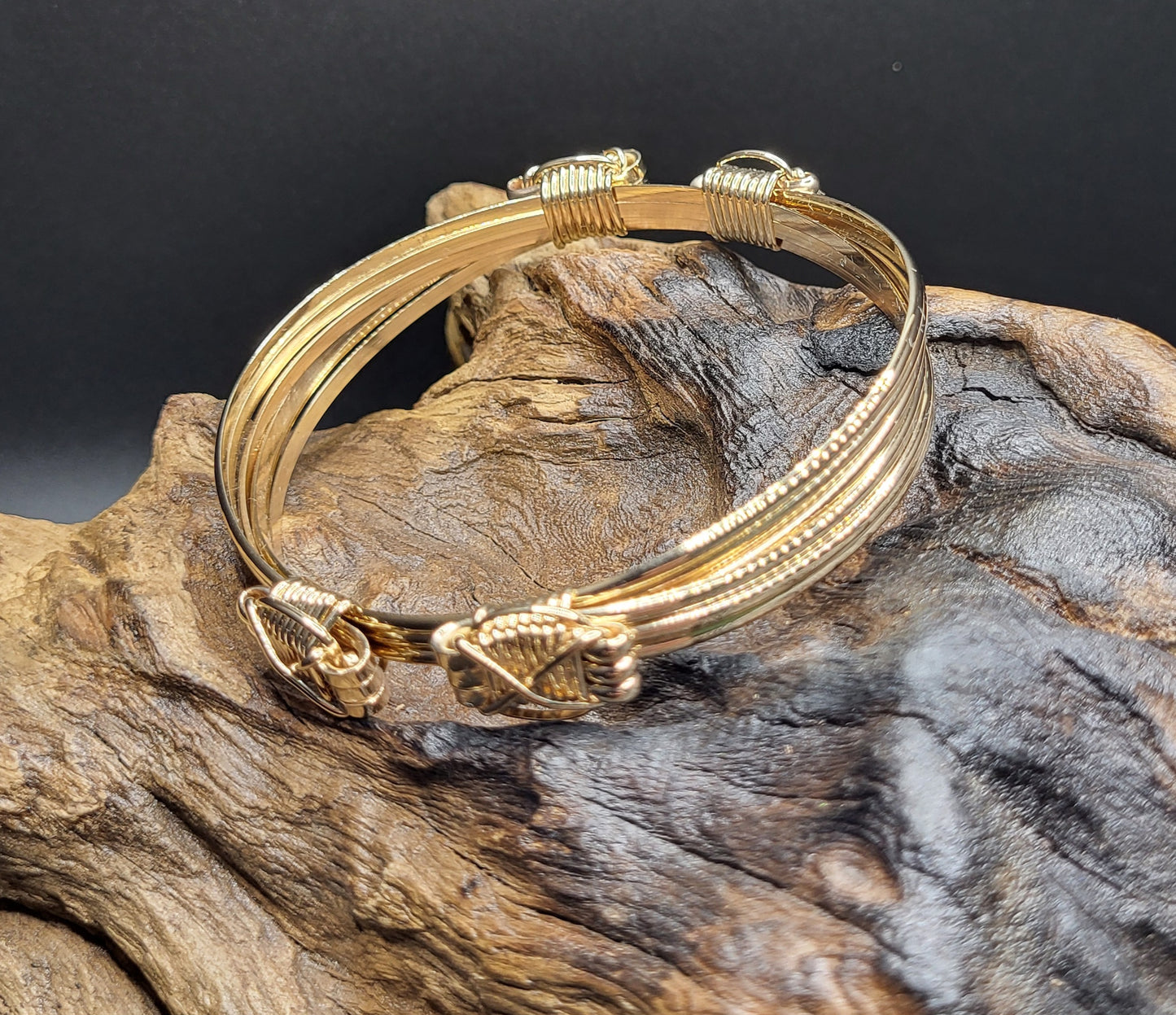 Elephant hair Bangle with 4 Knots 3 Gold Strands Side View
