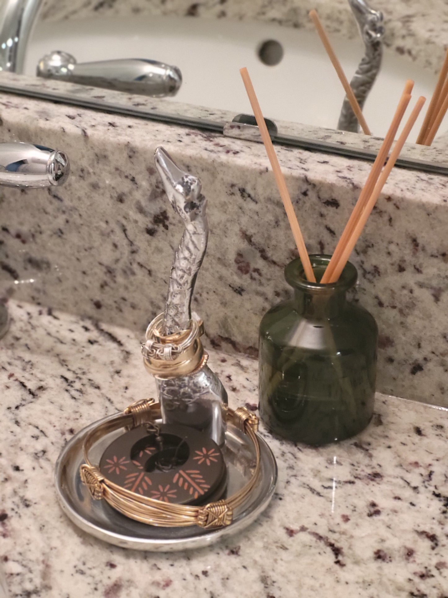 Giraffe Ring Bangle Bracelet Holder In Use