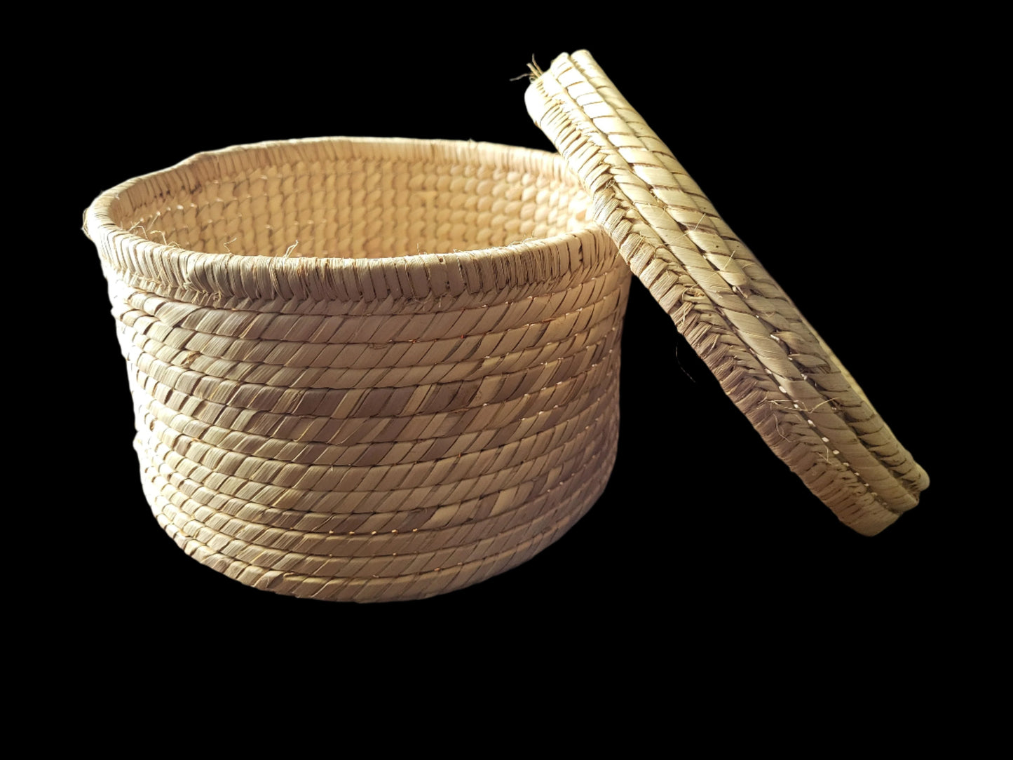 Woven Basket Medium Lunchtin Side