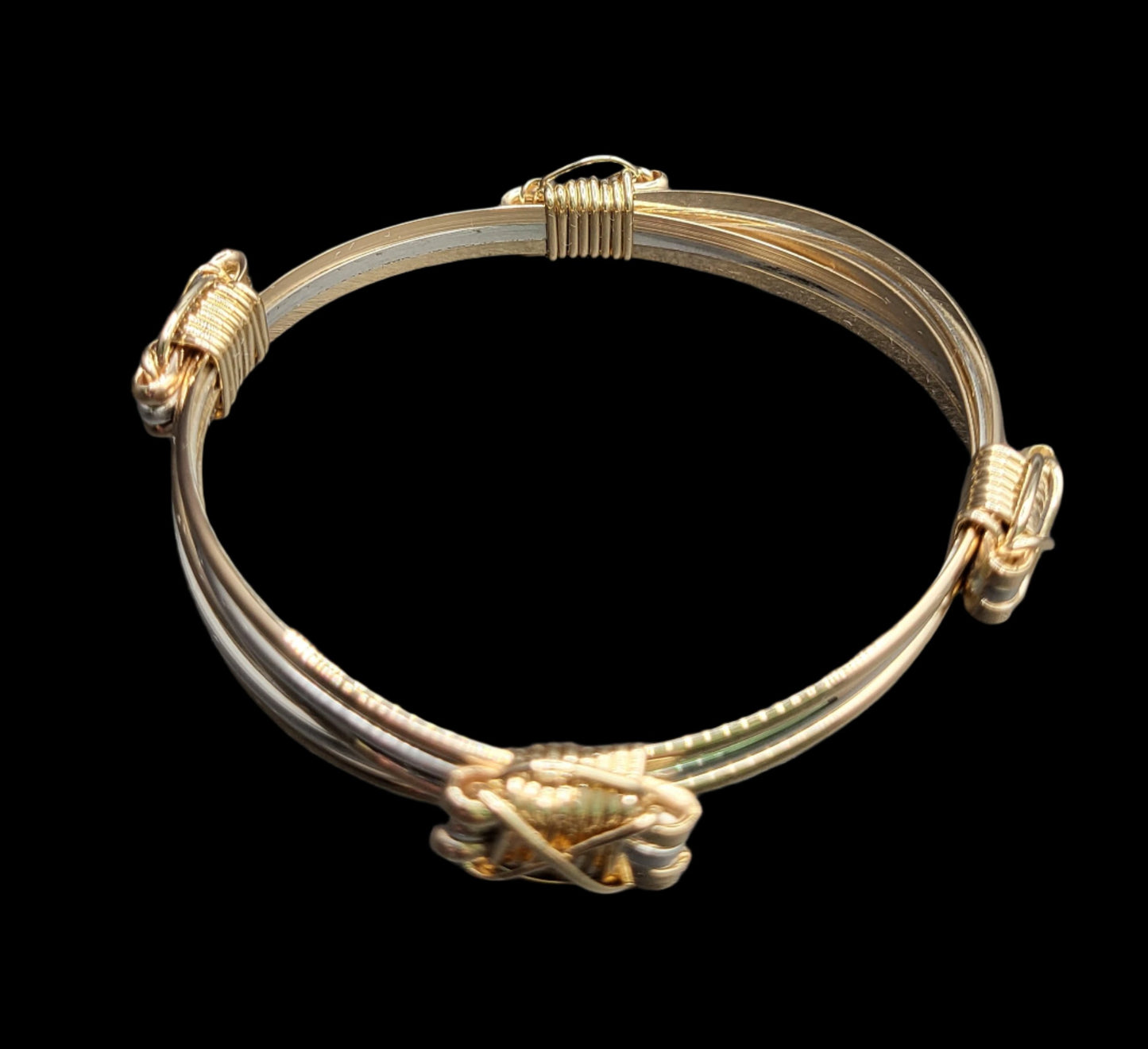 Elephant hair Bracelet 4 Knot 2 Gold and 1 Silver Strand Top View