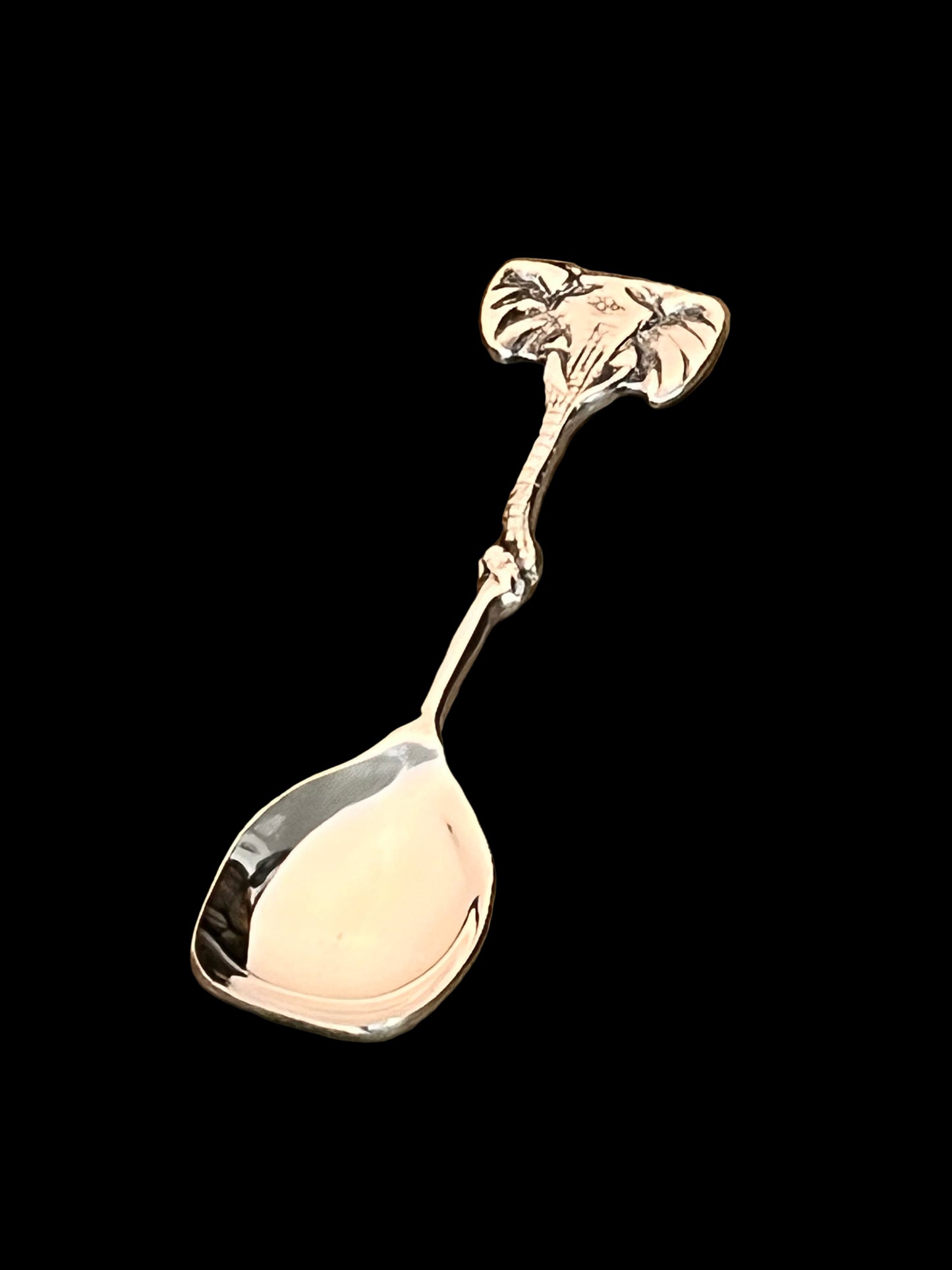 Serving Spoon Ele Trunk